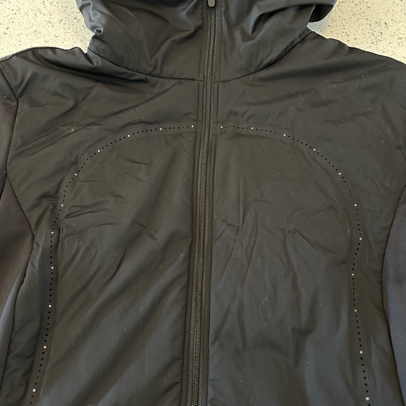 Lululemon Run for Cold Pullover in Black - Picture 11 of 16